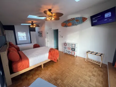 POOL, TIKI BAR, WATERFRONT  home, 8 LBI Beach passes in Mystic Island NJ