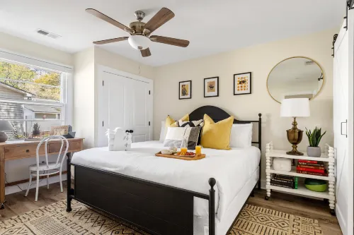Open Layout, Exclusive Backyard, Access to Luxury Club - Elegant Retreat Hotels in North Charleston