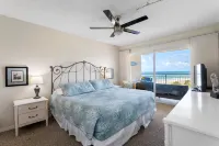 Gulfview Balcony and Spacious Living Area - Stunning Beach Haven