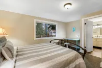 Dog-friendly home with a yard, washer/dryer, partial AC - near attractions Hotels in Langley