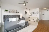 Stylish Studio with Pool and Hot Tub Access - Inviting Luxury Escape