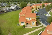Clubhouse, Pool and Sport Courts - Stylish Gated Getaway Hotels in Osceola County