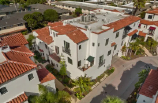 Stunning Kitchen and Luxurious Primary Suite - Elegant Retreat Hotels in Upper State Street