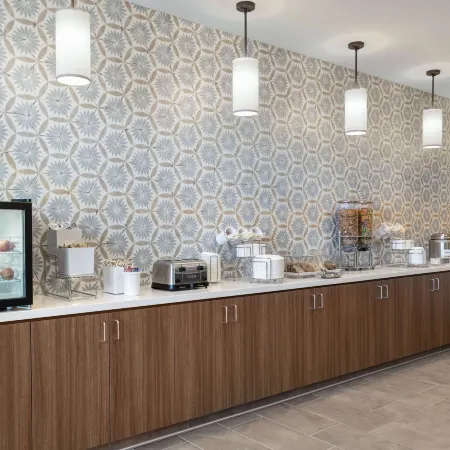 La Quinta Inn and Suites by Wyndham Lincoln