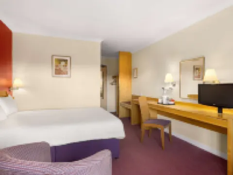 哈密爾頓溫德姆戴斯飯店 Hamilton Water Palace附近的飯店