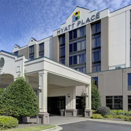 Hyatt Place Charlotte Airport Billy Graham Pkwy Отели рядом с достопримечательностью «Библиотека Билли Грэма»