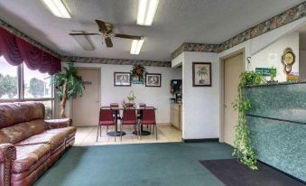 Key West Inn - Montgomery