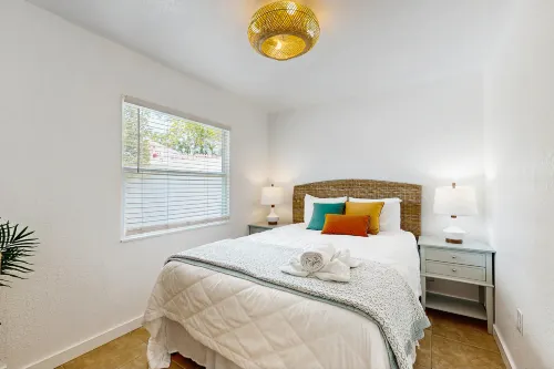 Well-Furnished Beach Condo w/Shared Swimming Pool, Washer/Dryer, Free WiFi Hotels in Anna Maria