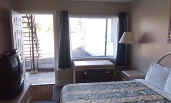 Bay Lake Inn - Frontiersman Motel