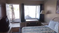 Bay Lake Inn - Frontiersman Motel Hotels in Haileybury