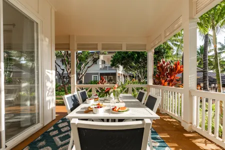 Tropical Oasis with Resort Amenities - Breathtaking Island Escape Отели рядом с достопримечательностью «Парадайс Ков Луо»