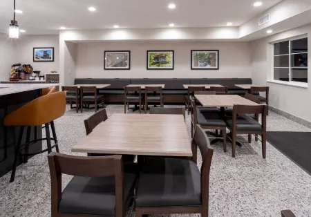 GrandStay Hotel & Suites Algona Отели в г. Алгона