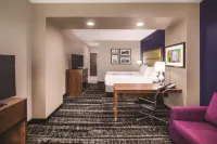 La Quinta Inn & Suites by Wyndham Baton Rouge - Port Allen Hotels in West Baton Rouge Parish