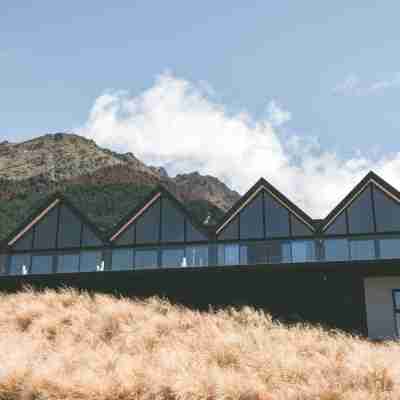 カマナ レイクハウス Hotel Exterior