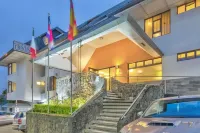 Hotel Residence Inn Suites Cristina Hotels near Jurassic World
