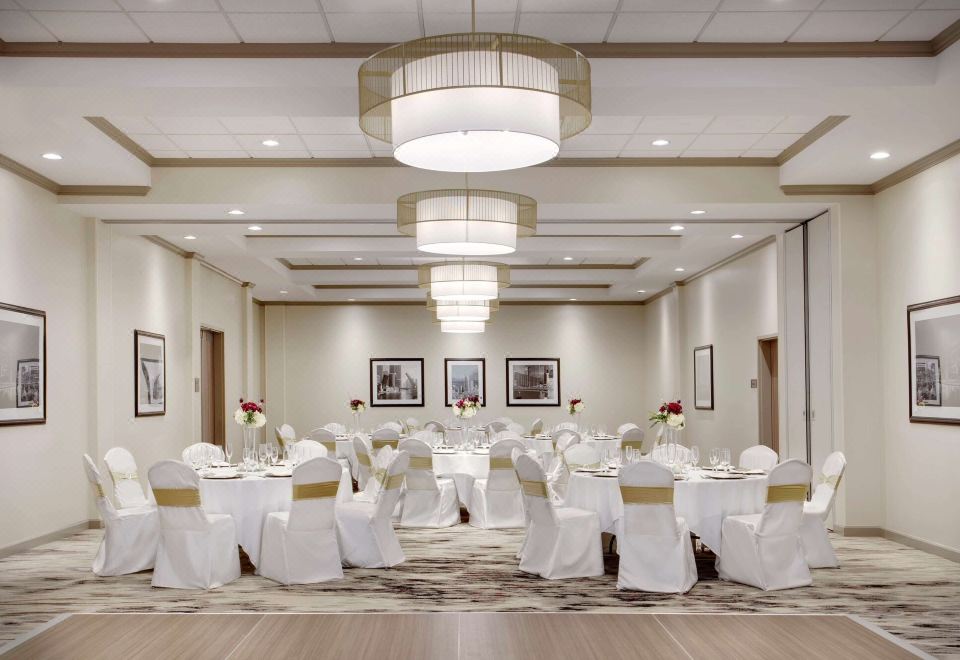 더블트리 바이 힐튼 시카고 미드웨이 에어포트 IL 로비