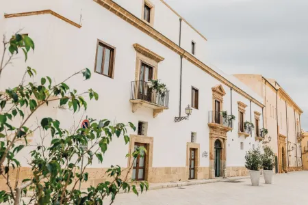 Hotel Carmine Отели в г. Марсала