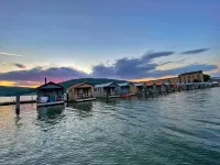 海爾斯巴碼頭和度假村
