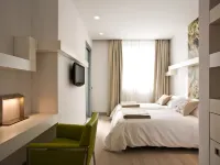 Eos Hotel Hotels near Teatro Apollo
