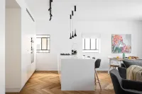 Spacious & Modern 3Bd Apartment 2-Min from Beach Hotels in Tel Aviv Port Area