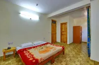 Sarthak B&B Hotels in Hallan-i