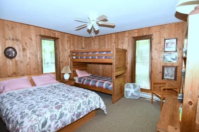Haven Home - Deck, Grill, Hiking, Pool Access, Games, Community Playground and Tennis Courts