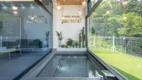 Yeosu Seuteimeong - vasca da bagno