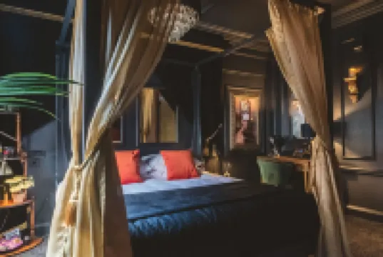 Impossible Motel Hotels near York's Chocolate Story