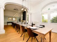 Opulent Holiday Home in Spa with Sauna, Hot Tub, Playroom Hotele w: Spa