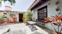 Charming 1-Bed House in la Laguna - Villas