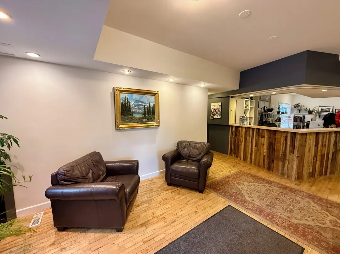 Canmore Alpine Hostel - Alpine Club Of Canada - Canmore