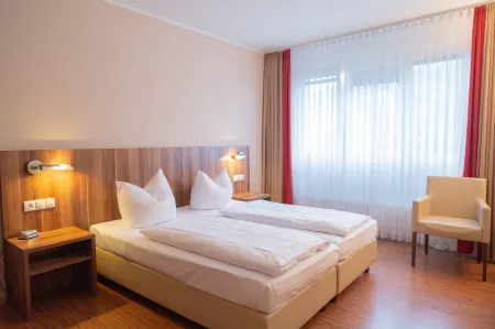 Das Ebertor - Hotel & Hostel Отели в г. Фильзен