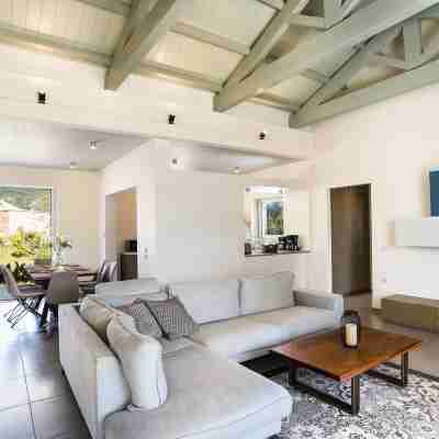 Three Stars Luxury Villas Rooms