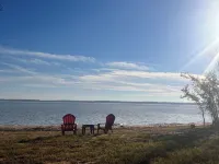 Cozy fisherman cabin step from Lake Sam Rayburn