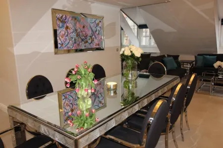 AB Ljubljana - the Residence Отели рядом с достопримечательностью «Центральный рынок»