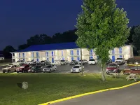 Towne Inn - parking