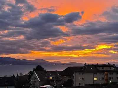 Lake view room in Pully, Switzerland - Cozy Guest Room Hotel a 