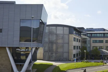 BV Royal Comfy Studiosuite Queensgate Huddersfield Отели рядом с достопримечательностью «Университет Хаддерсфилд Квинсгейт Кампус»