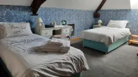 The Alpaca B&B Hotels in Dournazac