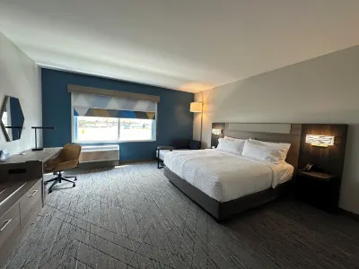 Holiday Inn Express Peotone Hotels near Beecher,IL Park