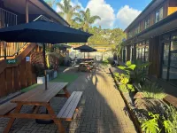 Palm Tree Lodge & Backpackers Hotels in Opua