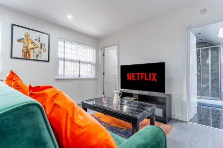 Birmingham Apt-Sleeps 4-Walk to City Centre-Pets Отели рядом с достопримечательностью «South & City College Birmingham - Digbeth Campus»