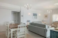 Phaedrus Living: Beach Front Flat Kyma Các khách sạn ở Germasogeia