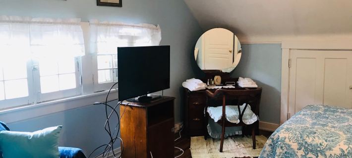 Six Acres Bed & Breakfast Hotels in Cincinnati