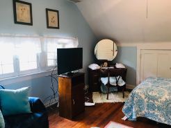 Six Acres Bed & Breakfast