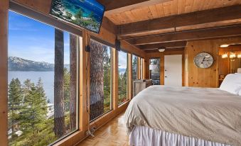 Stunning Views at Stargazer Lakefront Studio!