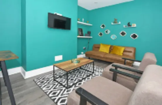 Townhouse @ 202 Walthall Street Crewe