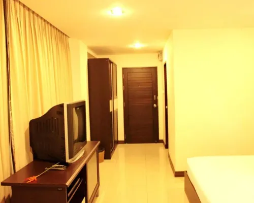 14 Resort Hotels near Bang Khae