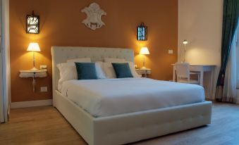 Cosmopolitan Central Rooms