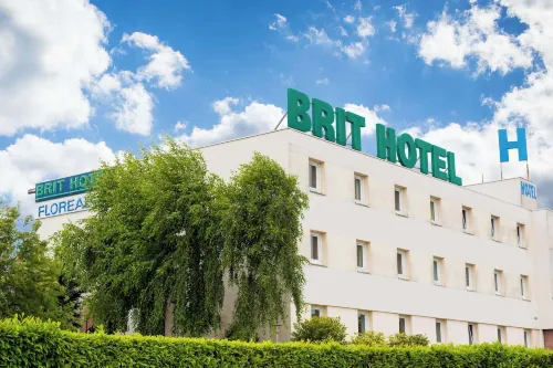Brit Hotel Rennes Cesson - Parking